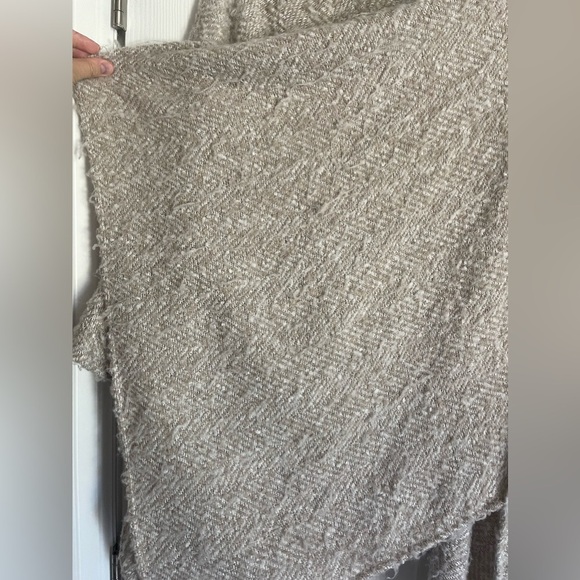 SOFT Loft Oversized Blanket Poncho Wrap - Picture 5 of 5